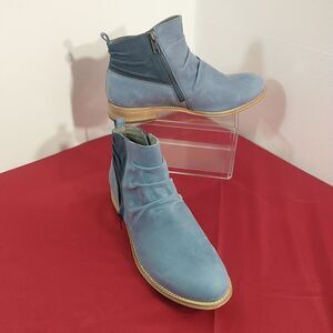 CAT FOOTWEAR Women's SZ 9.5W Slouch Style With Side Zip Kiley Boots Shoes .